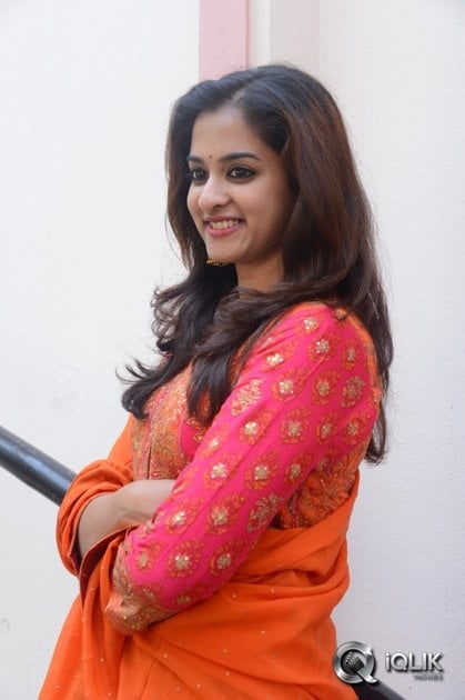 Nanditha-at-Savitri-Movie-Success-Meet